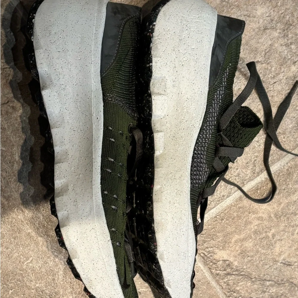 Nike Space Hippie 04 Olive Sneakers - Picture 3 of 6